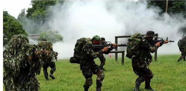 特种兵|曾因特种兵走红，却让全剧组人等他半年，后来用8名替身无人吐槽