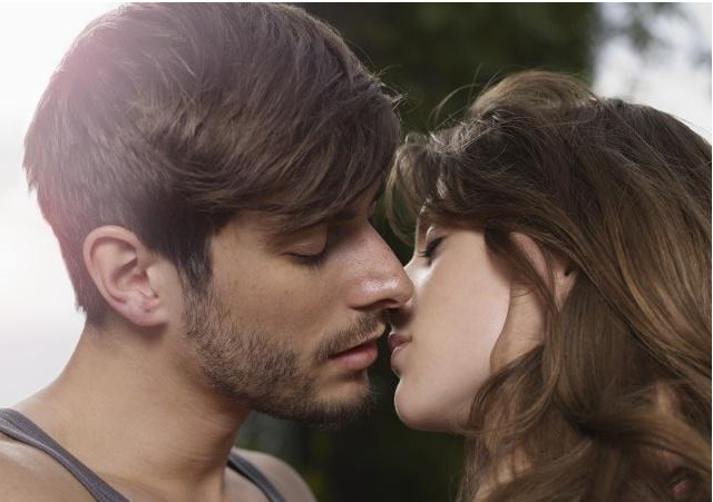 心跳 男女经常接吻，身体会有啥变化？早知道早受益！