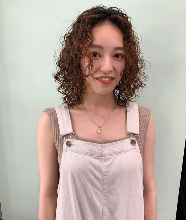 发型 发型要想不过时，选择这4种发型就对了，洋气瘦脸美美哒