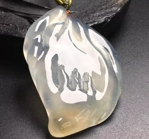 翡翠|翡翠的性价比,不能只看价格,价格低的不一定就值得收藏