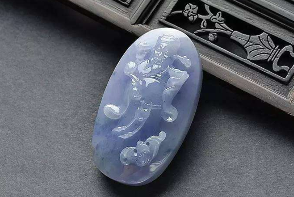 翡翠|对于美好的事物，大家都是喜爱的，比如翡翠这种精美的饰品