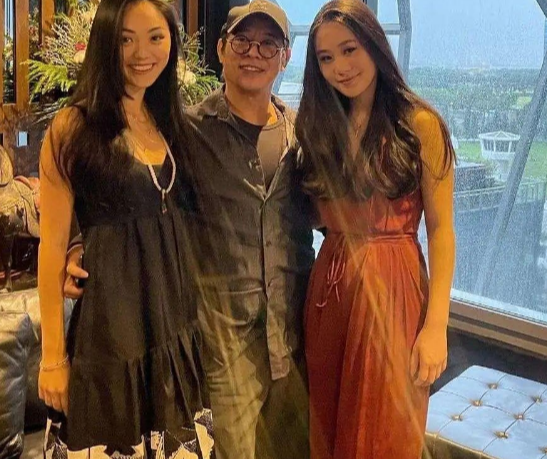 李连杰|李连杰抛弃糠糟之妻,却去选择了利智