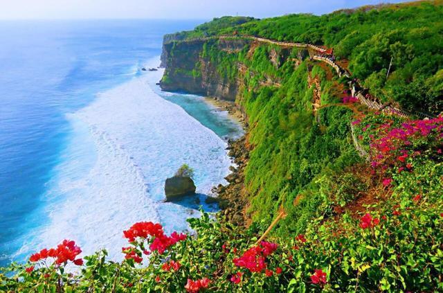 巴厘岛|巴厘岛上的悬崖，有着美丽的爱情传说，还有海景相伴！