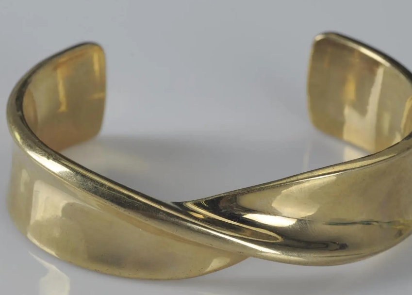 穿衣搭配|寻找合适的饰品，可以从这几点入手