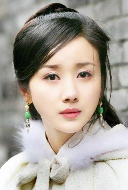 孙菲菲|42岁的孙菲菲晒照,嫁了个好老公,日常素颜卸了明星包袱,很美满