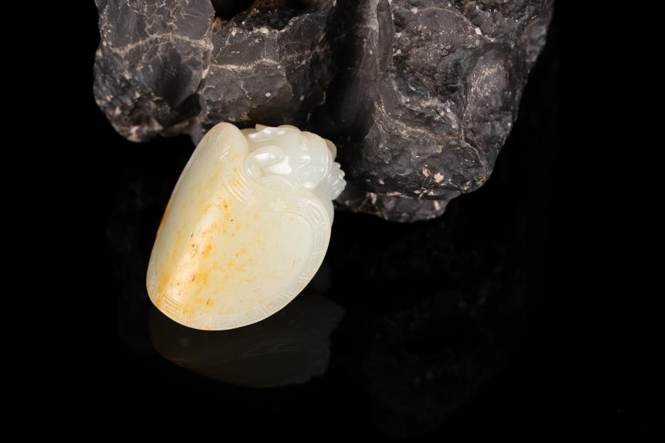 |人与玉，缘相连