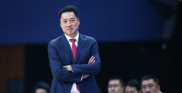 火箭队|CBA名场面！深圳从领先16分到2分惜败，苏群怒斥沈梓捷：自毁长城