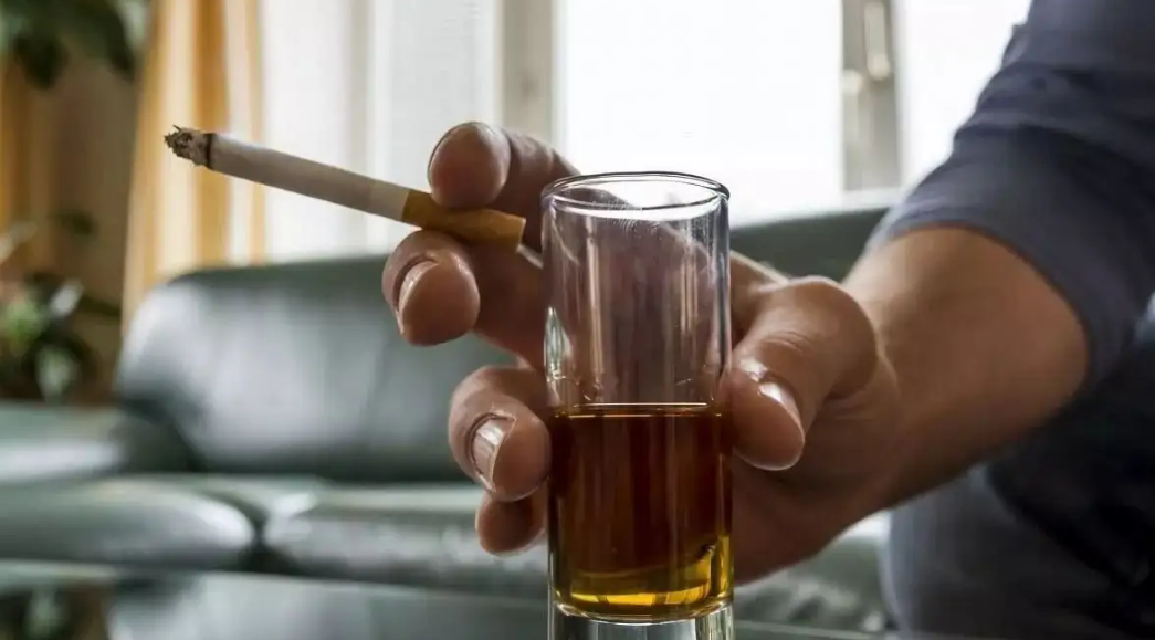 高血压|藏在身边的“升压王”被揪出,是烟酒的10倍,常吃这1物,血管扛不住