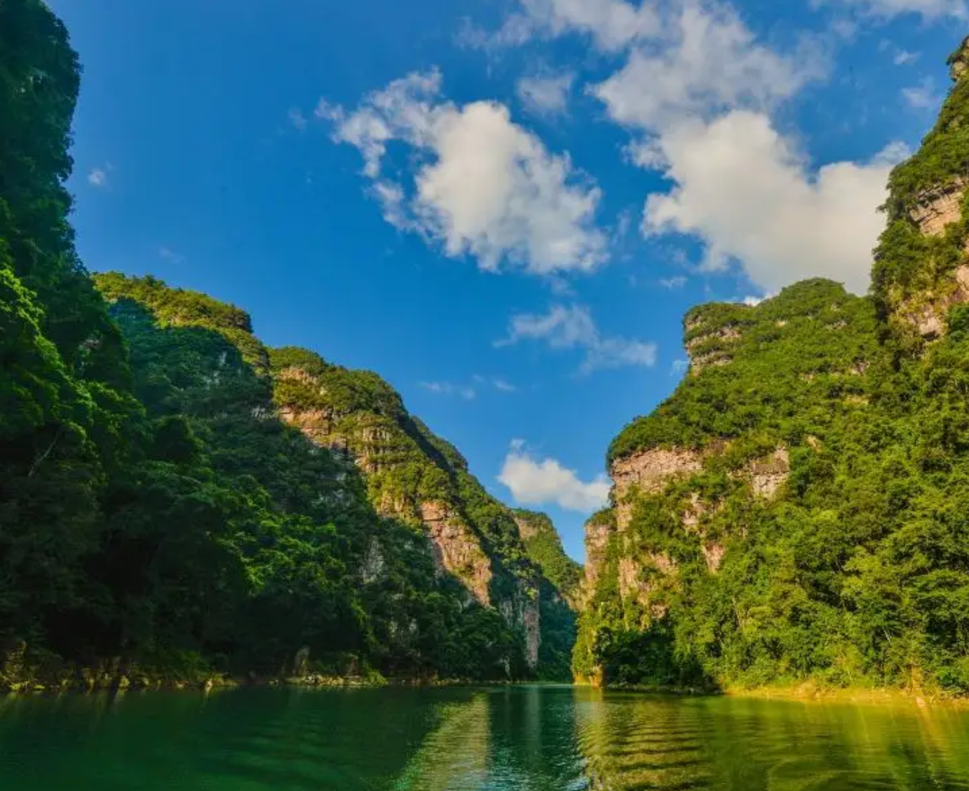 伊犁|来宾不愧是“世界瑶都”,这里景点的景色真不错啊!