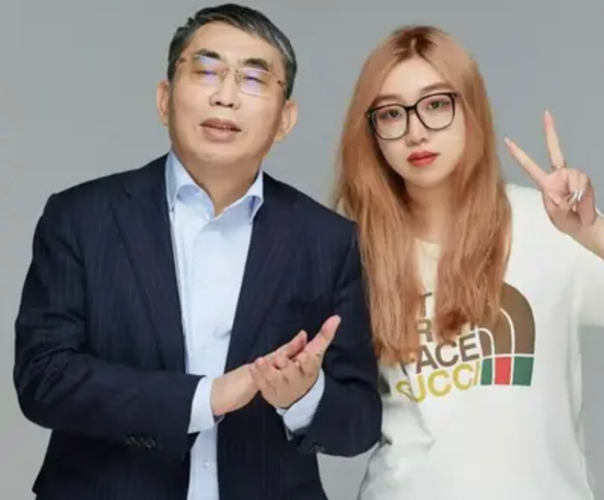 金庸|金庸师父聂卫平，瞒着家中妻子和王刚妹妹王静下棋，下着下着就怀孕了