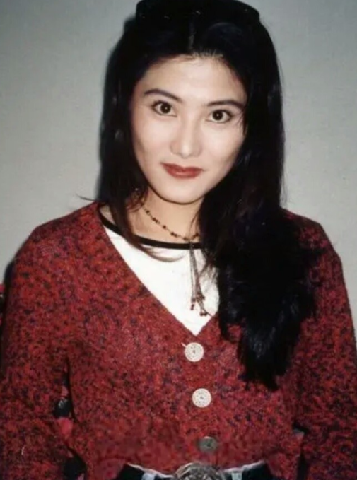 整容|在当奶奶的年纪整容，如今脸垮得没眼看，这些女星肠都悔青了吧