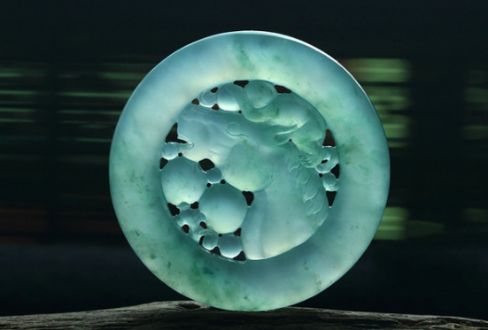 翡翠|翡翠玉石的灵性，在长时间佩戴的过程中，便可以慢慢的体会到