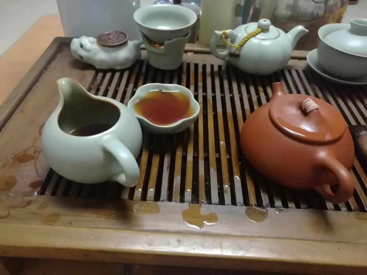 广东58岁大哥,雷打不动坚持喝茶40年,最终喝出4个“教训”