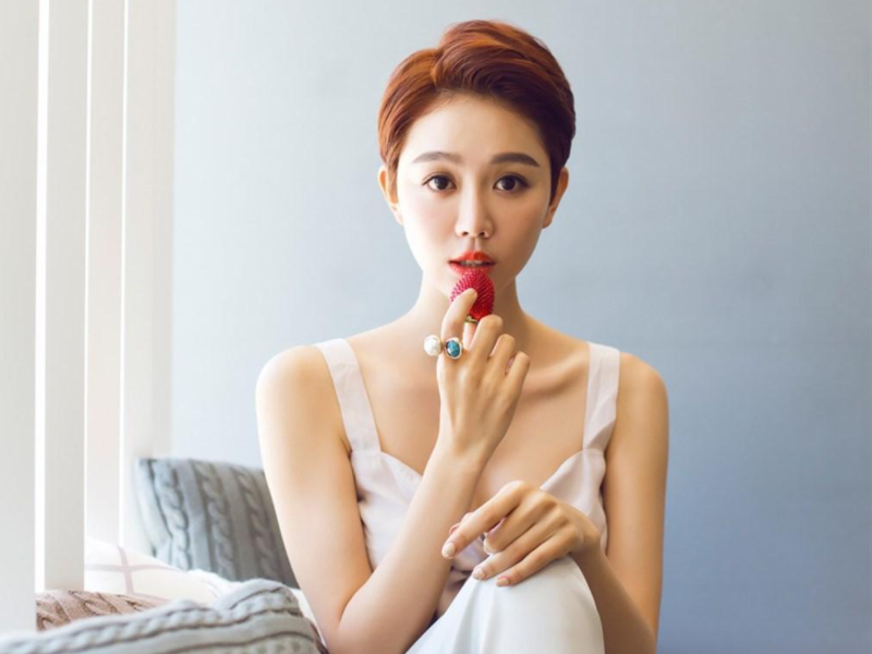 |她的身材超越林志玲，却总是被烂剧困扰，厨艺成为她的标签