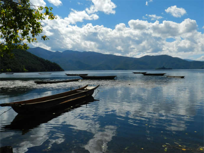 泸沽湖|泸沽湖之美丽，非言语所能形容，一个神圣的湖泊