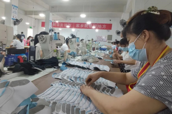 美国|在办公室应该如何应对领导的麻烦？