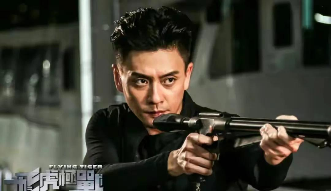 黄宗泽|63岁苗侨伟和40岁黄宗泽身材在线，中年男星的去油指南来了