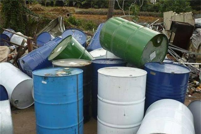 “毒铁锅”遭央视多次曝光,把美食变成“毒药”,大家应提高警惕