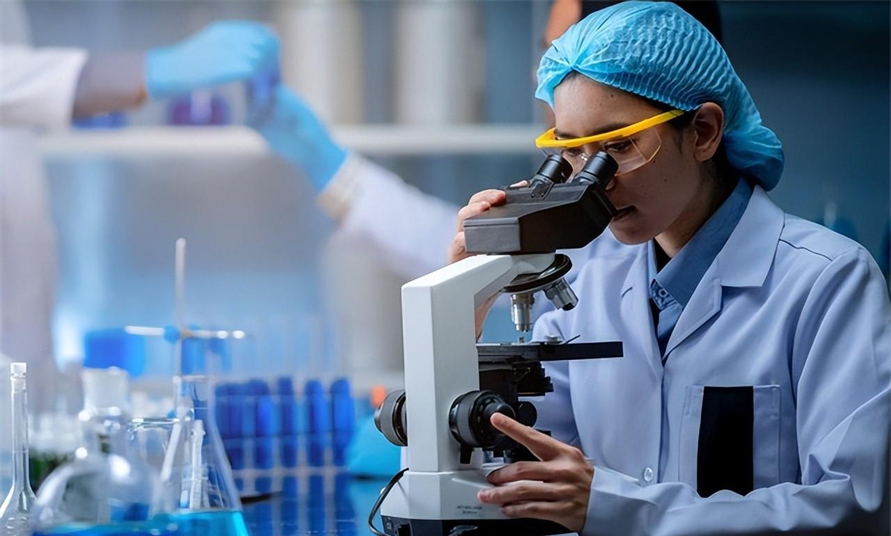 医生|中年男子患颈动脉斑块，吃了3年他汀，看看现在的检查化验结果