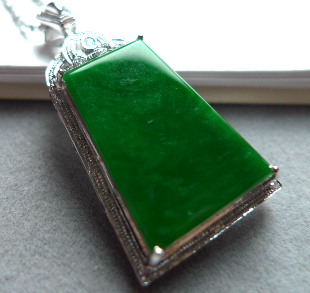 翡翠|知道为什么素面翡翠好吗？因为它非常的真实，拥有超高的品质