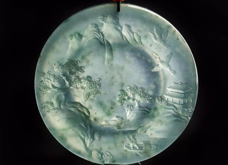 雕刻|翡翠手镯剩下的手镯芯,在雕刻师的打磨下,也可以浴火重生