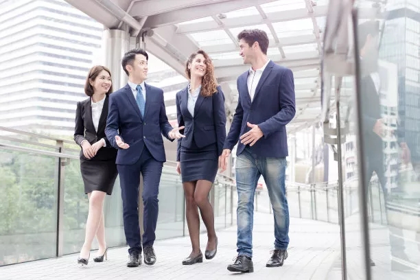 |职场中,上司不对你有意见,难道能把你赶出朋友圈吗?