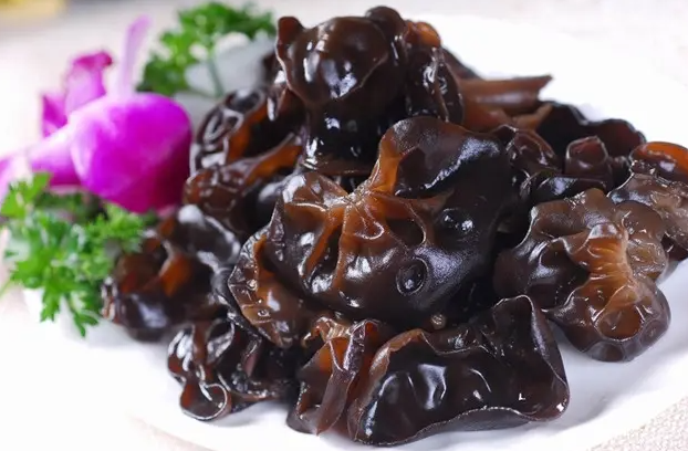 肝脏|肝内有癌,肩膀先知!提醒:不论男女,身体2处发痛,或是肝在“求救”