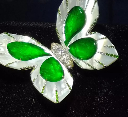 翡翠|随着翡翠的价格不断高涨,假的翡翠越来越多,买的时候一定要注意