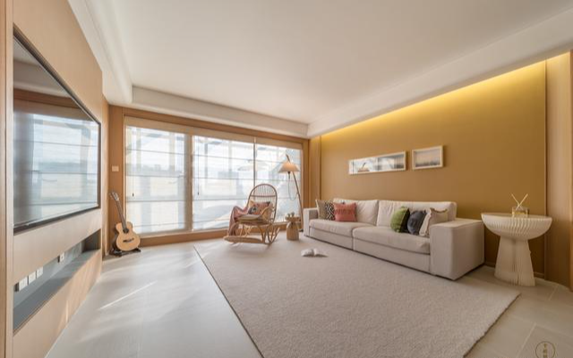 ?这位80后男主人很有远见,坚持买下顶楼,原木风越住越舒服,晒晒