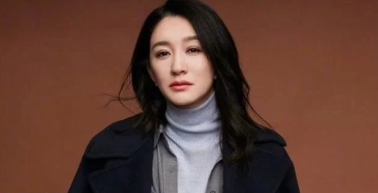 杨紫|欢瑞空降李小冉顶替刚解约的杨紫，旗下小花怕是失望了，这是要转型的节奏啊？