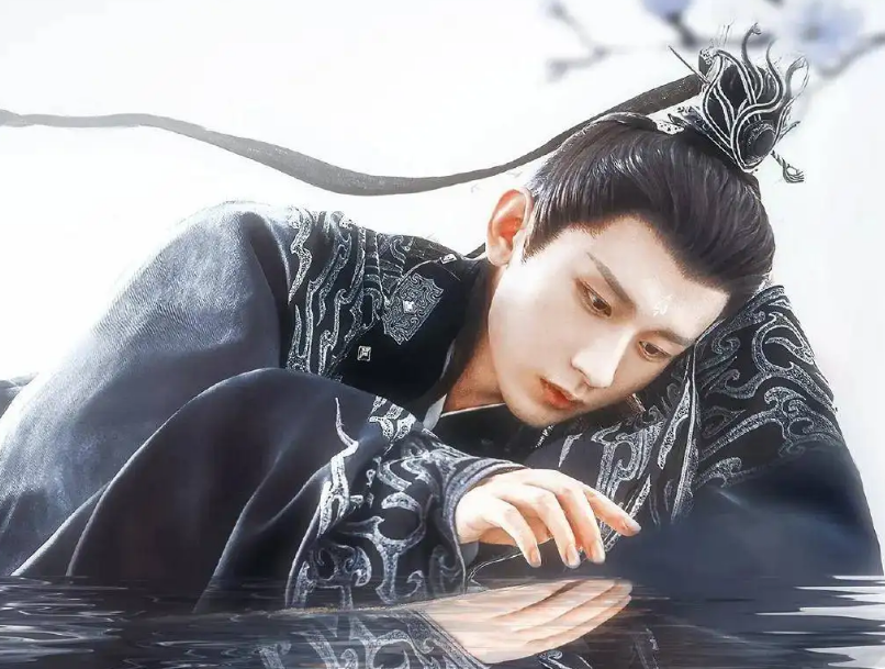 成毅|成毅因颜值与演技出圈，用心好好演戏，剧抛脸并不是随便说说的