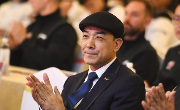 山东泰山|新疆广汇男篮四年长约续约阿的江教练，这操作您给评分多少？