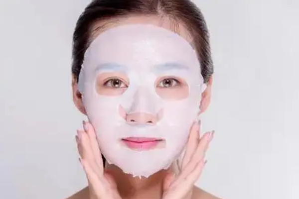 腮红 敷面膜要找对方法，让效果事半功倍，你做对了吗？