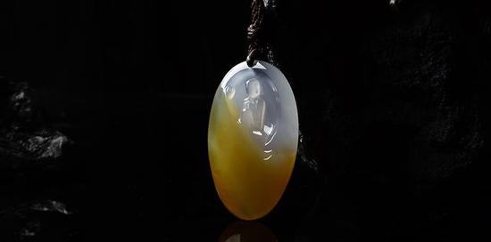 翡翠|佩戴翡翠的人都很有魅力,那么翡翠的美,体现在哪些方面?