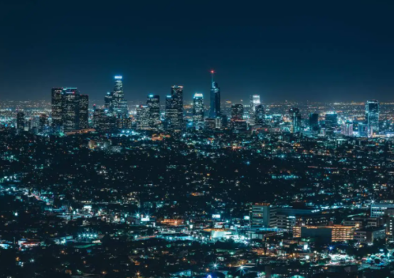 汽车|洛杉矶这个名字的原意，即“天使之城”，这是一座美丽的城市