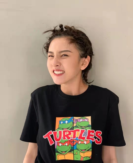 宋祖儿|宋祖儿15岁交往富豪男友，在国外逍遥自在，还经常炫不属于她的东西