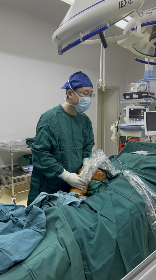 静脉曲张|老烂腿为什么脚老是肿，被静脉曲张困扰十五年的公交司机，背后的疼痛无人知晓！