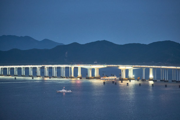 许多|我国东部沿海地区有个景点，知名度却低了许多。