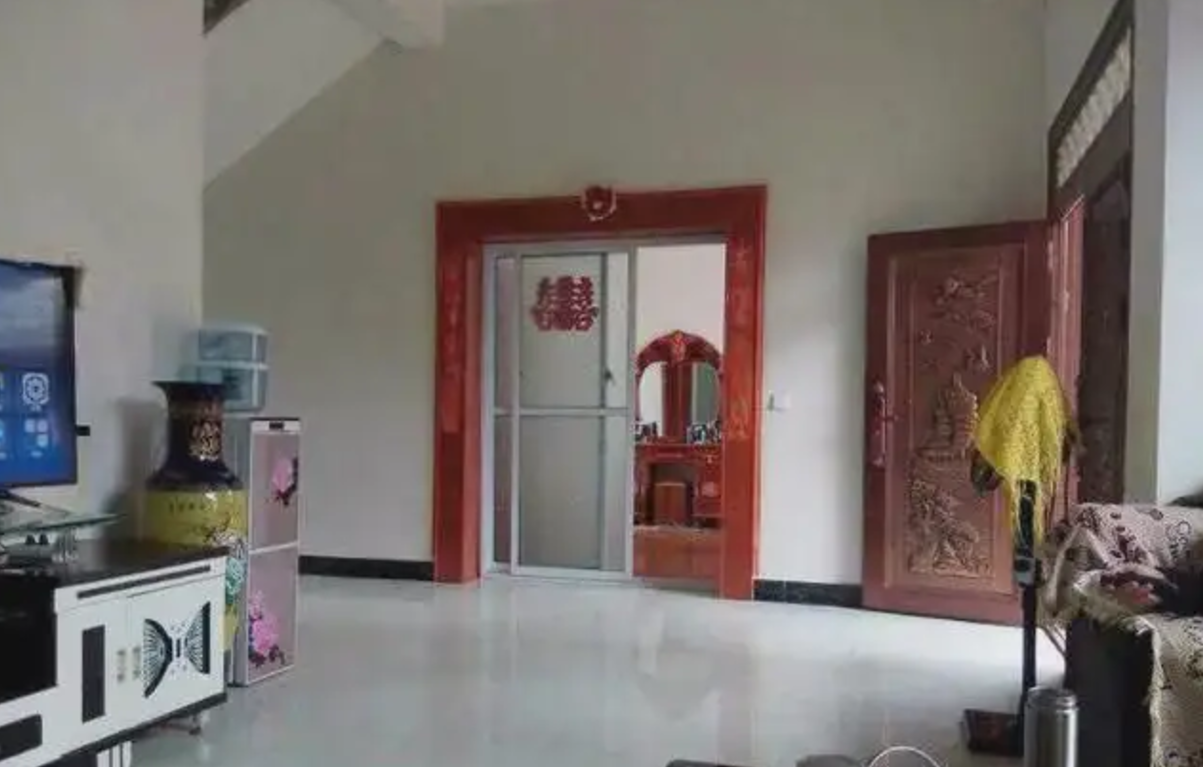 在农村有不少房子建好后,却迟迟不装修,这是为何呢?