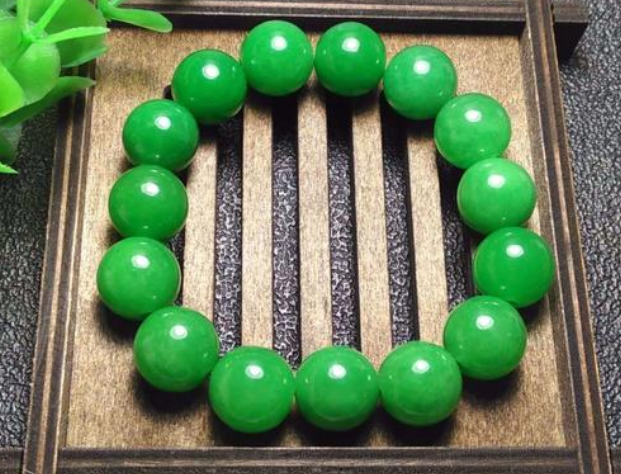 翡翠|翡翠变现的几个途径,让你不舍得再卖它,还是留着比较好