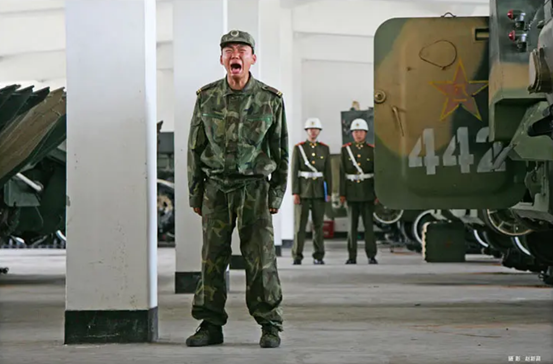 士兵突击|《士兵突击》：剧里的人，他们真实到自己可以从身边拉出类似的人