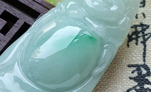 玉雕|翡翠的价值到底体现在哪里?值得那么多价钱购买?看完你就清楚了