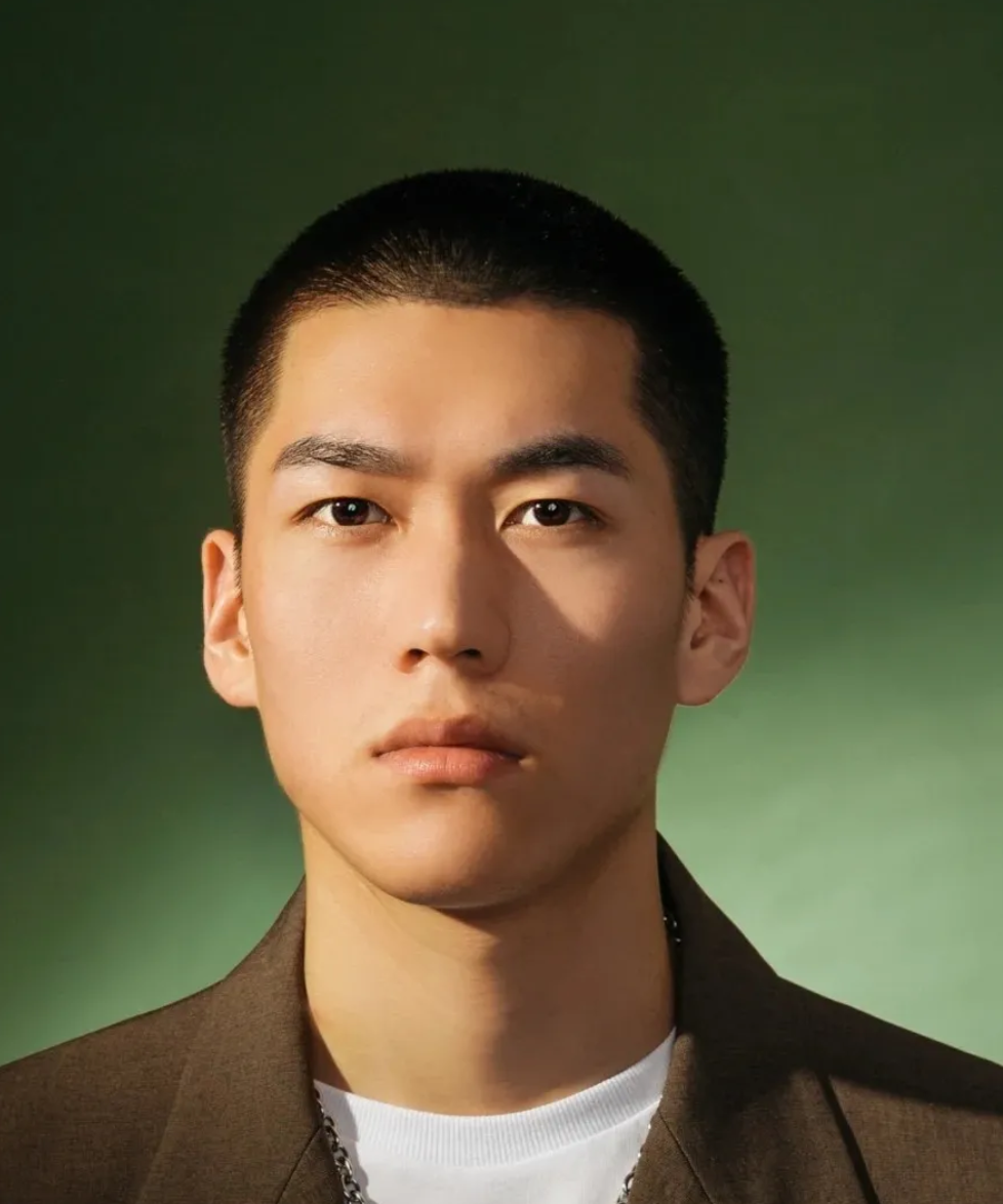 发型 18到28岁男士，看看这16款发型，款款都很帅气