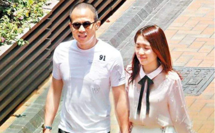 吴绮莉|同是单亲妈妈，把梁洛施和吴绮莉放在一起，差距就出来了