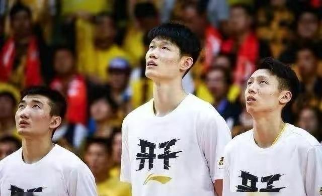 新疆男篮|CBA三消息：西蒙斯喊话辽宁，新疆队公开抛售周琦，广厦成大赢家