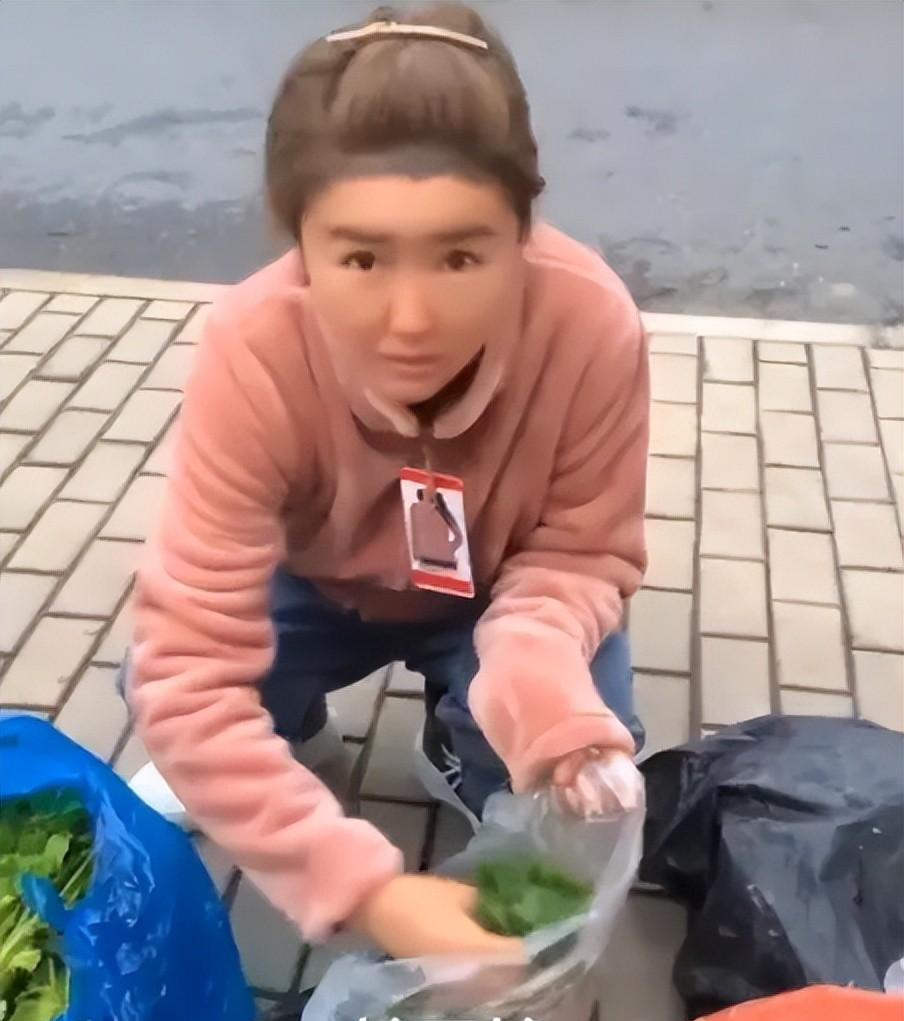 赵本山|赵本山8位徒弟现状，住桥洞，回乡务农，街头卖菜