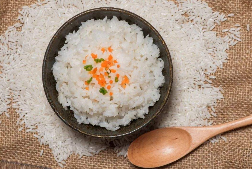 米饭 学生党想减肥，食堂怎么吃？