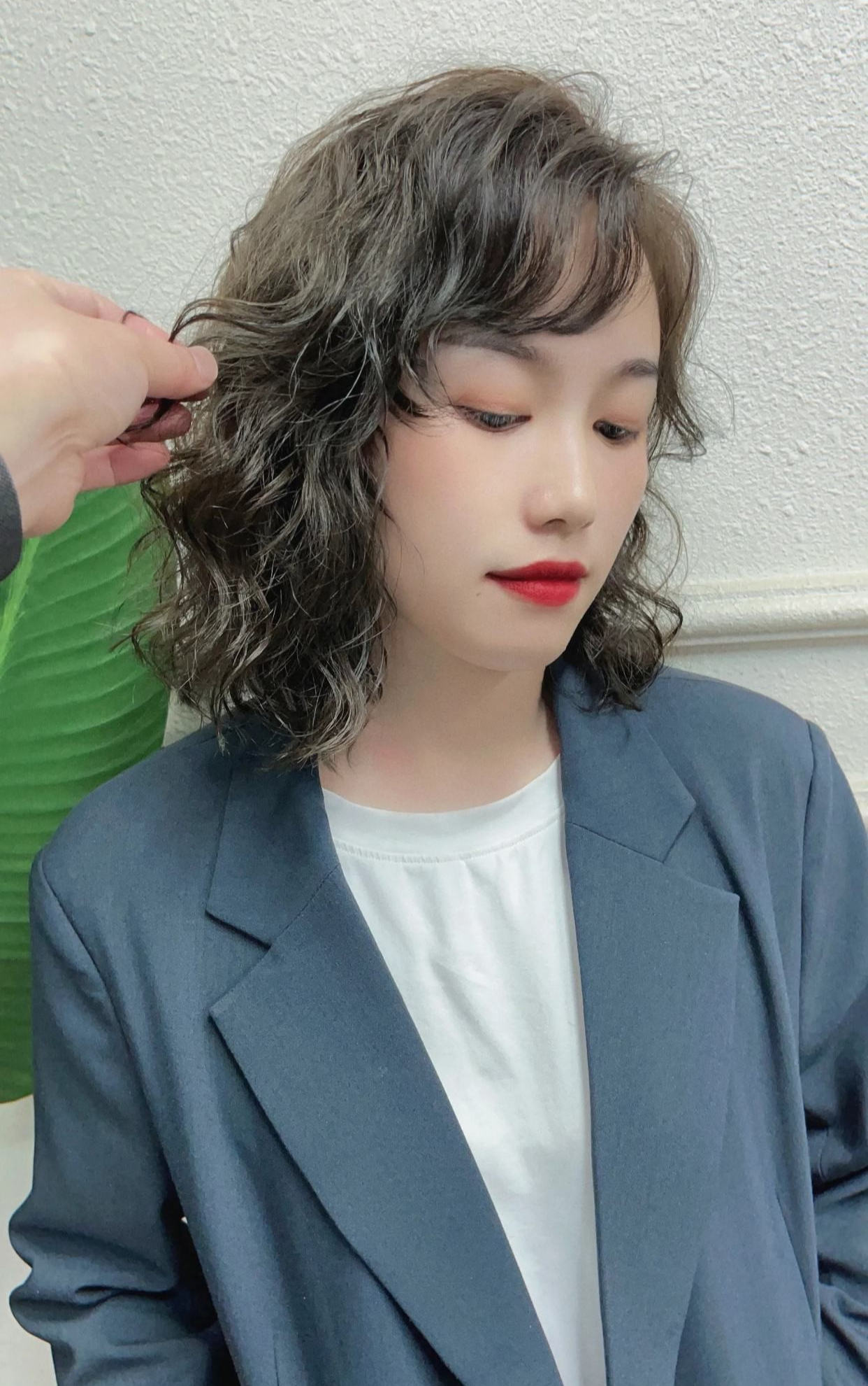 洗面奶 头发细软少,发型就选这3种,洋气蓬松又瘦脸