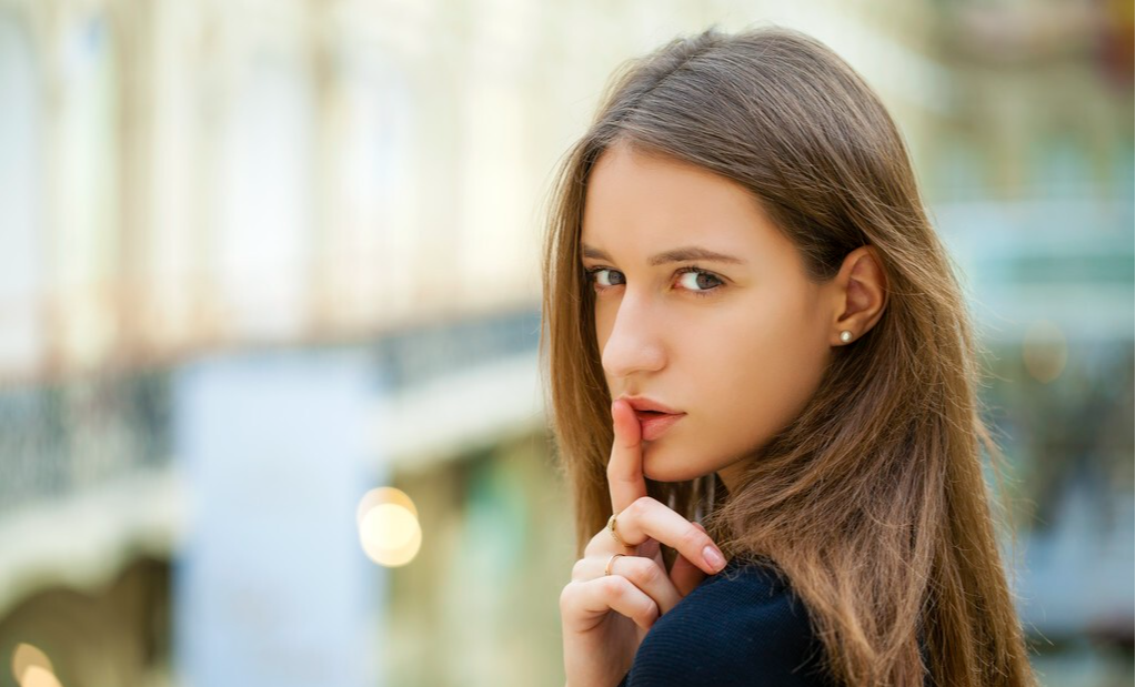 卸妆 中年女人脸色暗黄气色差？坚持养成这几个好习惯，就算老了也耐看 。