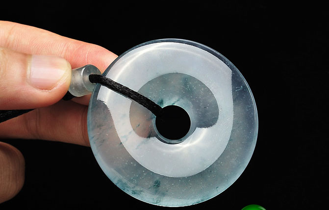 翡翠|翡翠投资收藏成为热点，但是也要保持清醒，不能盲目的跟风